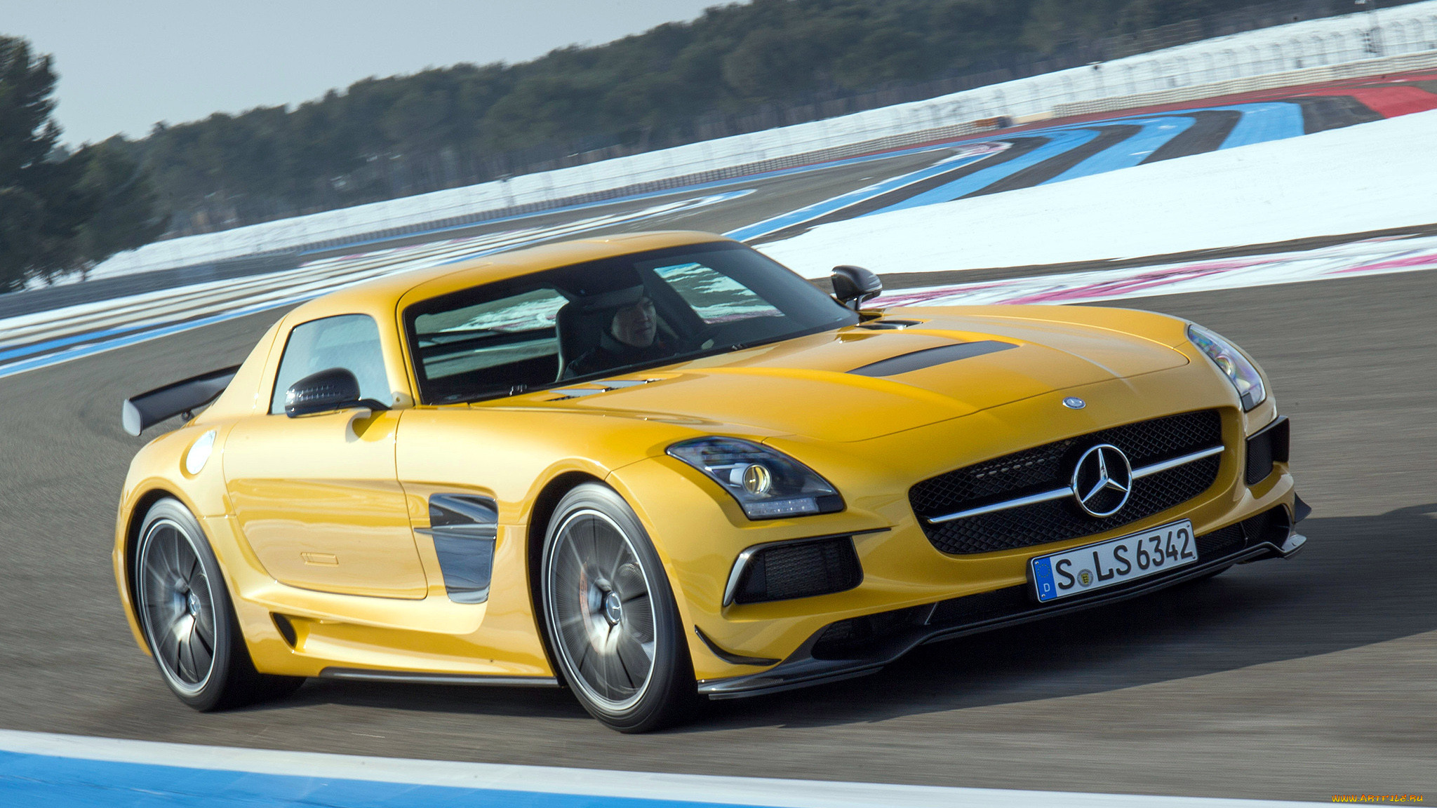 Mercedes SLS AMG двигатель